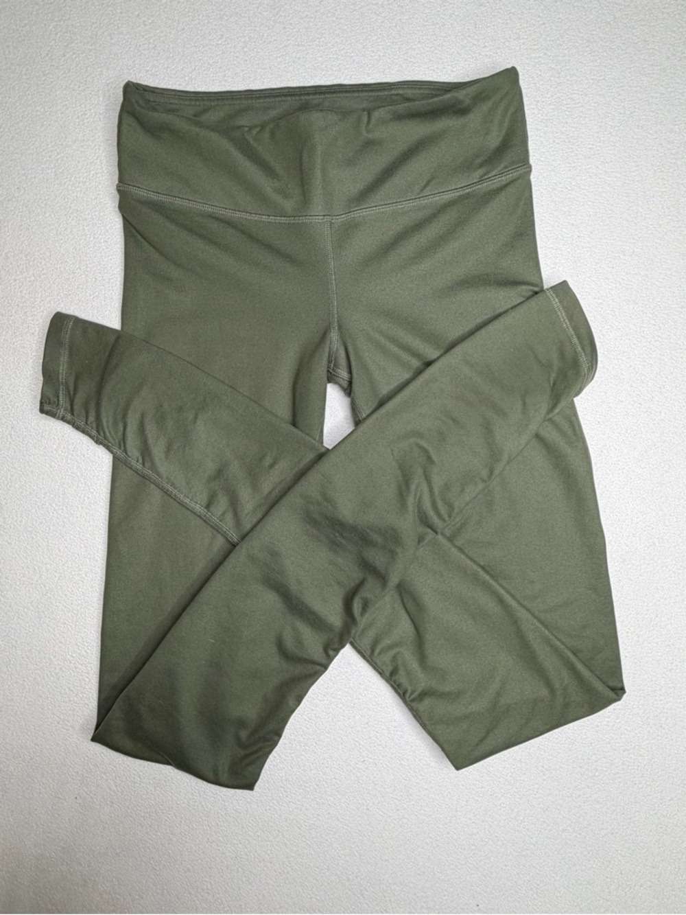 Alo Yoga Idol Ruched Leggings•Olive Green - Picture 4 of 13
